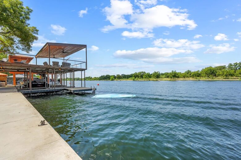 Cyan Dreams Lake House - Burnet, Texas