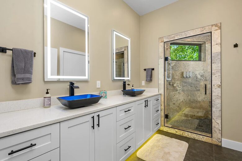 Cyan Dreams Lake House - Burnet, Texas