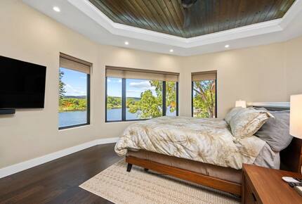 Cyan Dreams Lake House - Burnet, Texas