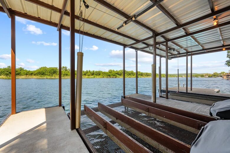 Cyan Dreams Lake House - Burnet, Texas