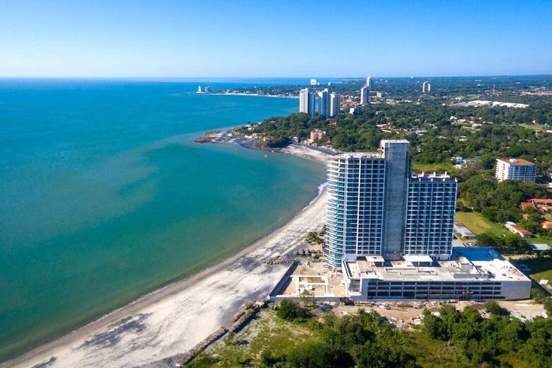 Royal Palm Oceanfront Penthouse - Nueva Gorgona, Panama