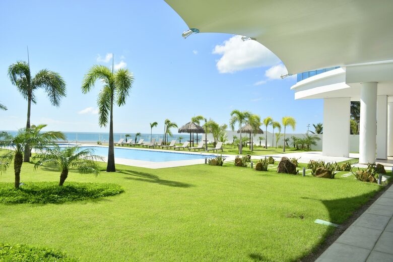 Royal Palm Oceanfront Penthouse - Nueva Gorgona, Panama