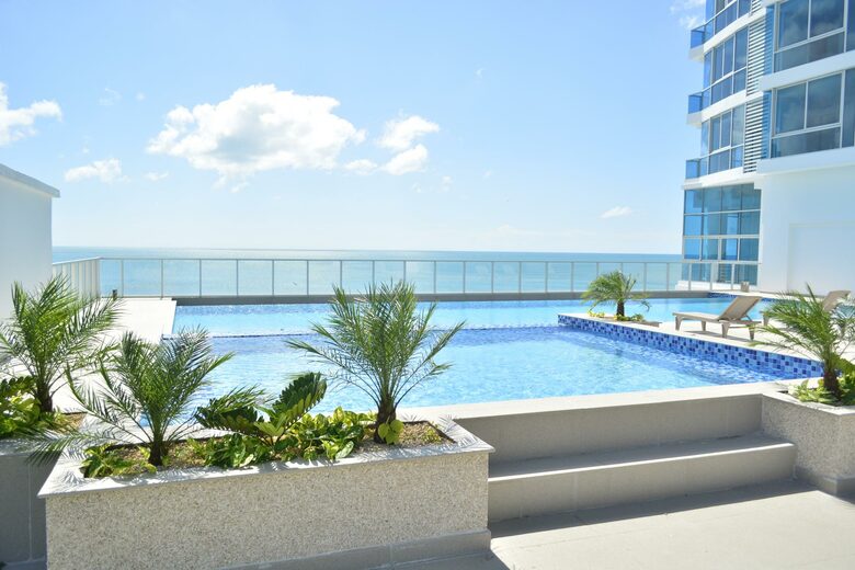 Royal Palm Oceanfront Penthouse - Nueva Gorgona, Panama