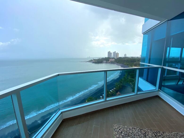 Royal Palm Oceanfront Penthouse - Nueva Gorgona, Panama