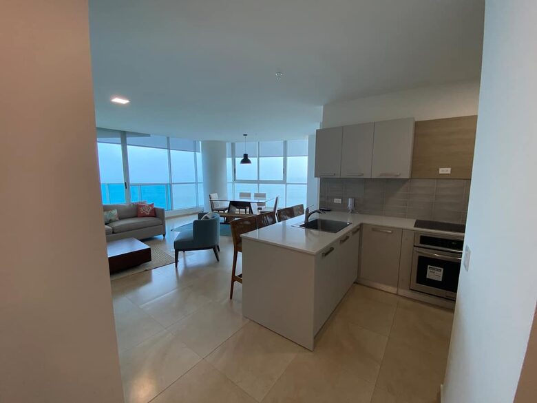 Royal Palm Oceanfront Penthouse - Nueva Gorgona, Panama