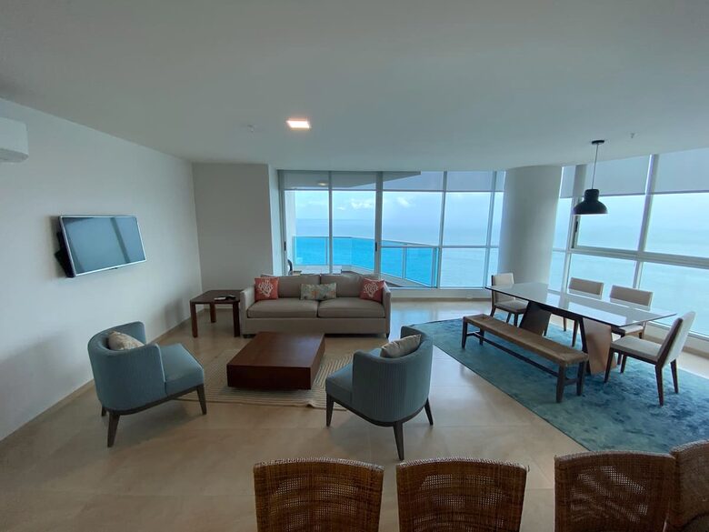 Royal Palm Oceanfront Penthouse - Nueva Gorgona, Panama