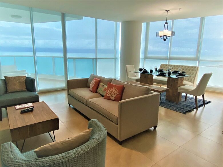 Royal Palm Oceanfront Penthouse - Nueva Gorgona, Panama