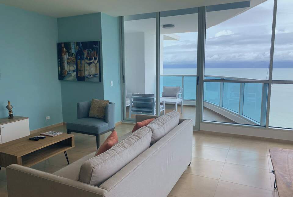 Royal Palm Oceanfront Penthouse - Nueva Gorgona, Panama