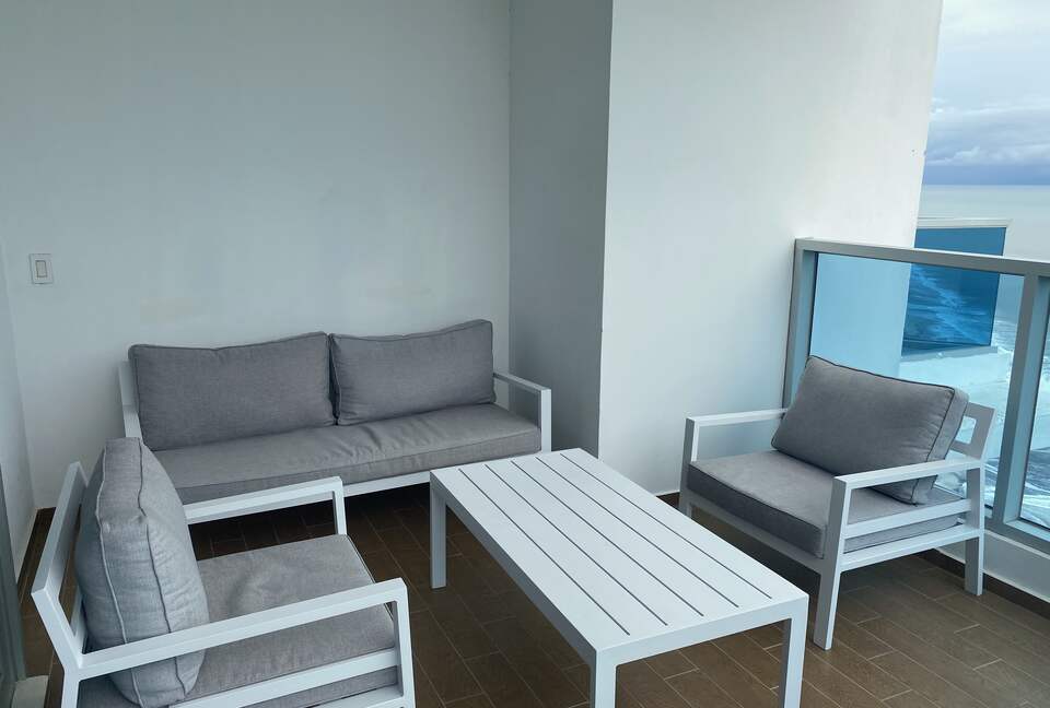 Royal Palm Oceanfront Penthouse - Nueva Gorgona, Panama