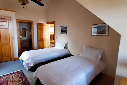 Dancing Wolf Lodge - Maggie Valley, North Carolina