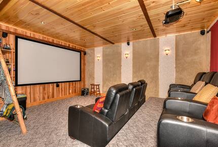 Dancing Wolf Lodge - Maggie Valley, North Carolina