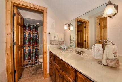 Dancing Wolf Lodge - Maggie Valley, North Carolina