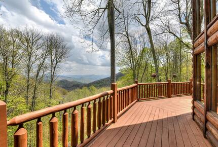 Dancing Wolf Lodge - Maggie Valley, North Carolina