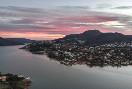 Stunning Lakefront Escarpas do Lago - Capitólio, Brazil