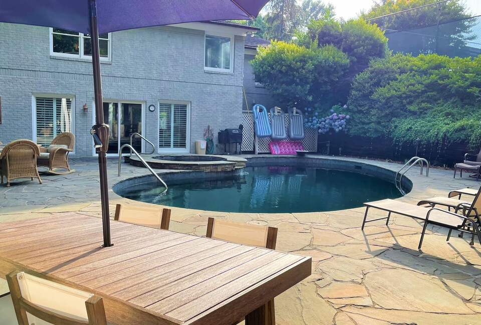 Luxurious Lake Lanier Compound - Flowery Branch, Georgia