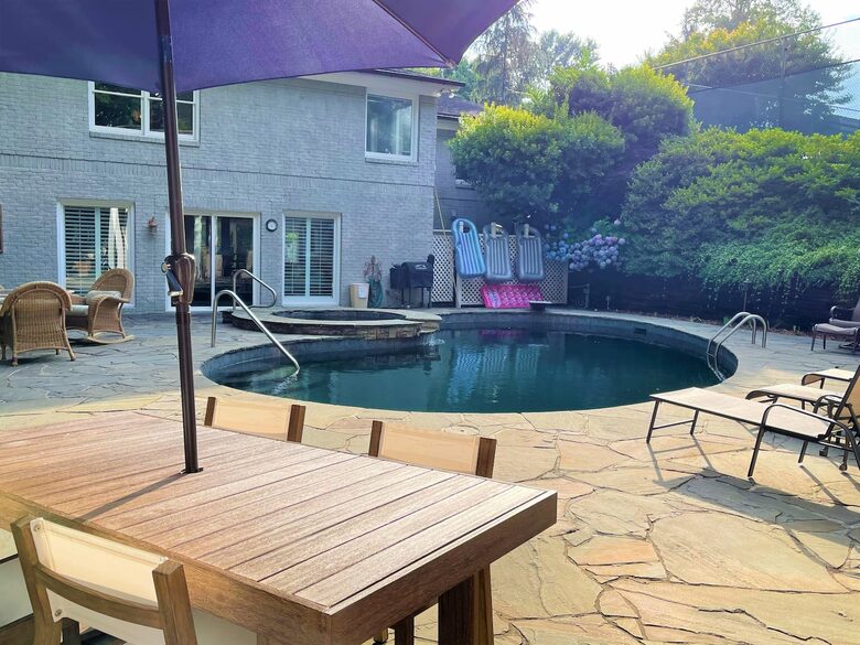 Luxurious Lake Lanier Compound - Flowery Branch, Georgia