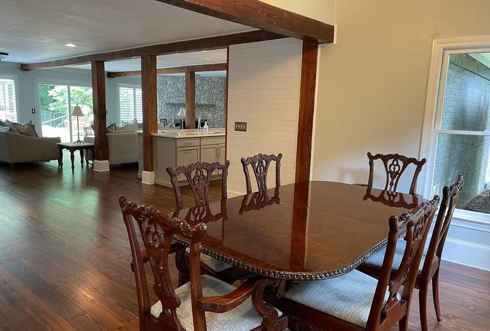 Luxurious Lake Lanier Compound - Flowery Branch, Georgia