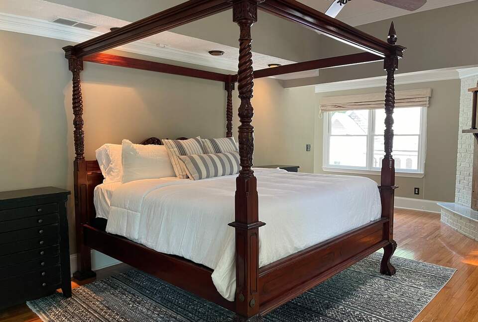 Luxurious Lake Lanier Compound - Flowery Branch, Georgia