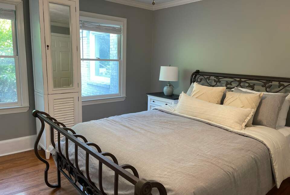 Luxurious Lake Lanier Compound - Flowery Branch, Georgia