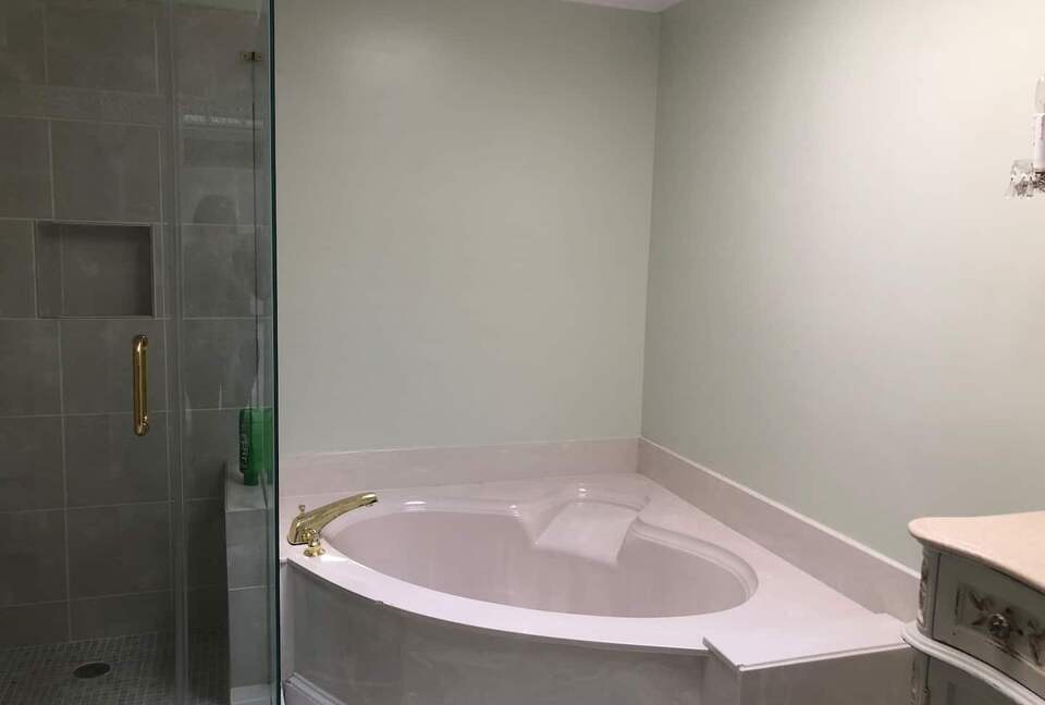 Luxurious Lake Lanier Compound - Flowery Branch, Georgia