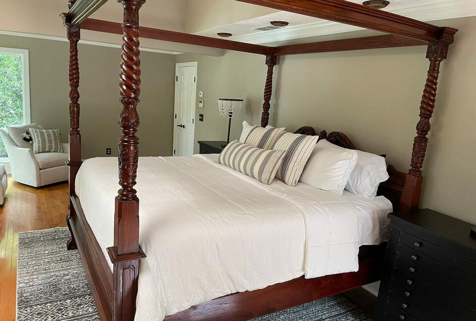 Luxurious Lake Lanier Compound - Flowery Branch, Georgia