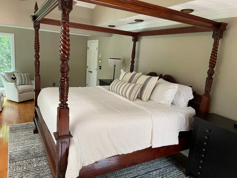 Luxurious Lake Lanier Compound - Flowery Branch, Georgia