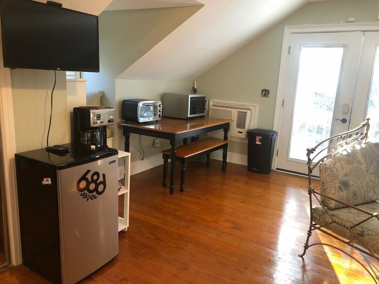 Luxurious Lake Lanier Compound - Flowery Branch, Georgia