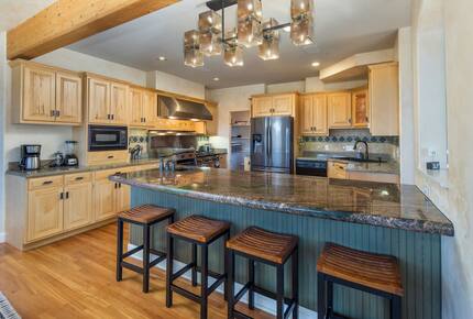 Breathtaking Mountain View Chalet - Breckenridge, Colorado