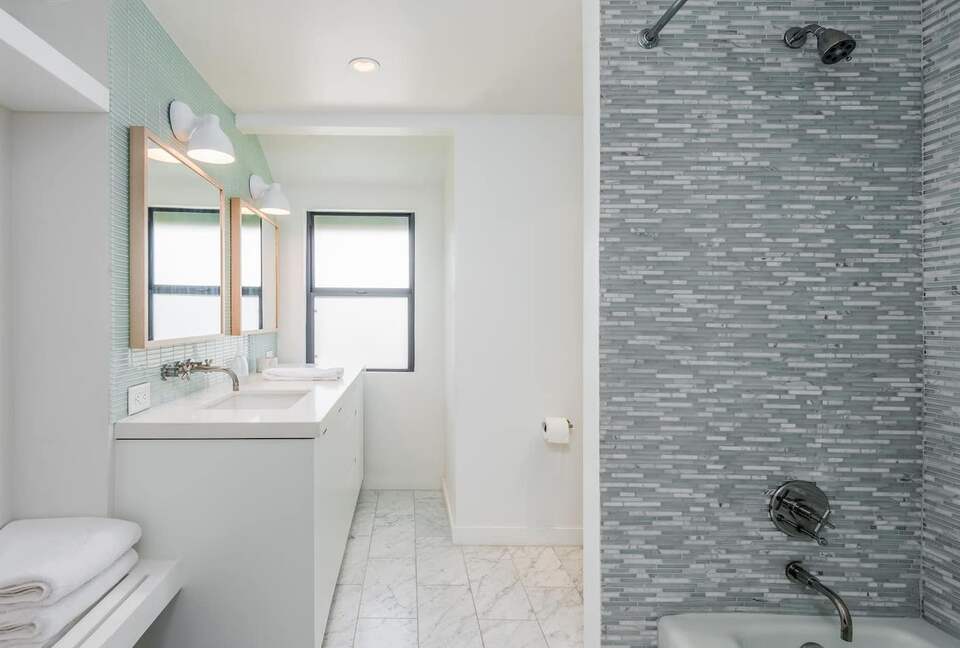 Ventura Designer Beach House on the Sand - Ventura, California