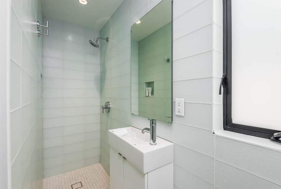 Ventura Designer Beach House on the Sand - Ventura, California