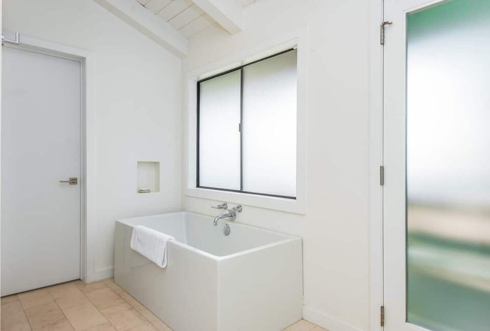 Ventura Designer Beach House on the Sand - Ventura, California