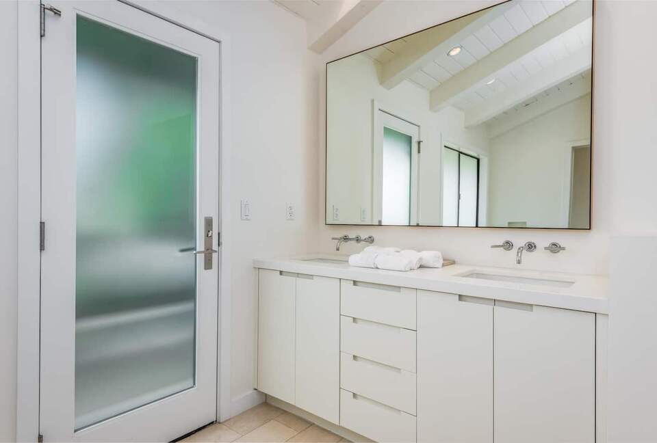 Ventura Designer Beach House on the Sand - Ventura, California