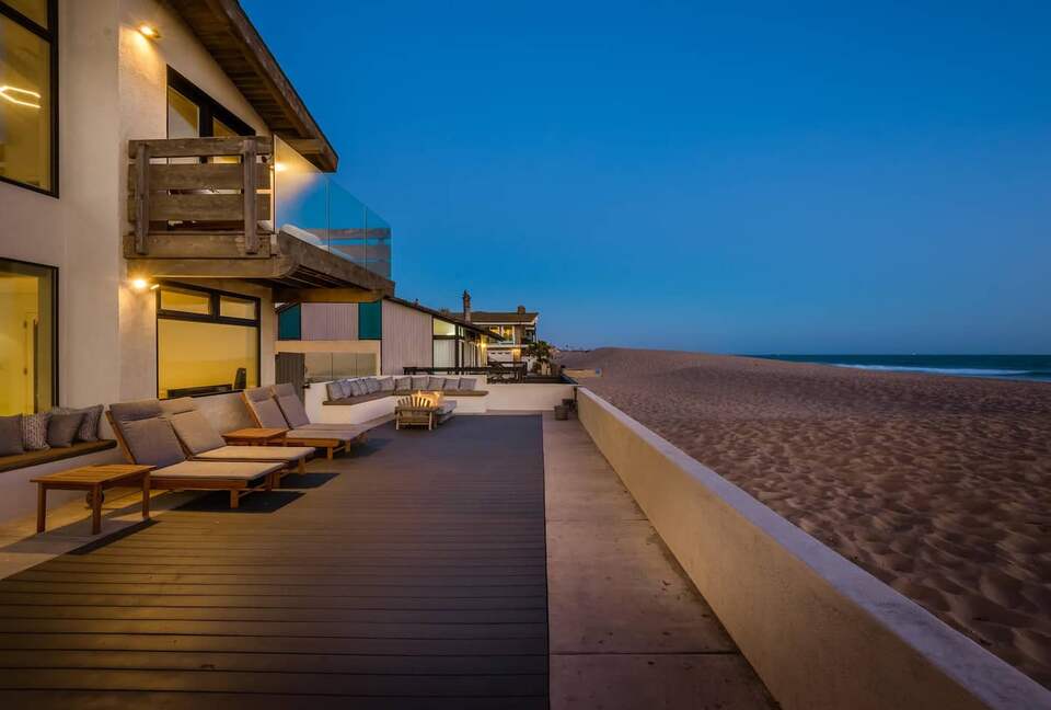 Ventura Designer Beach House on the Sand - Ventura, California