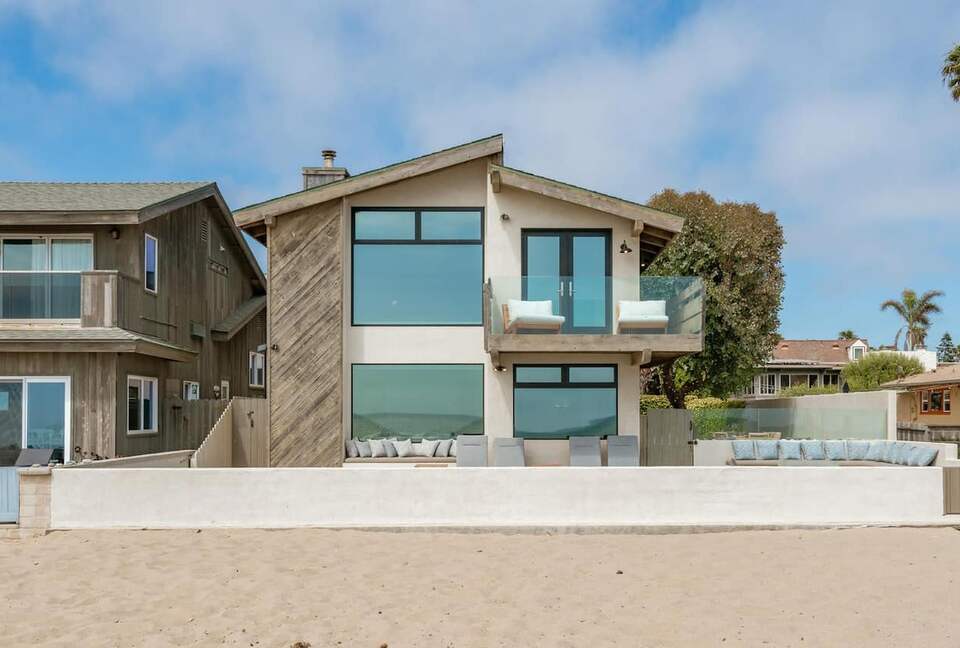 Ventura Designer Beach House on the Sand - Ventura, California