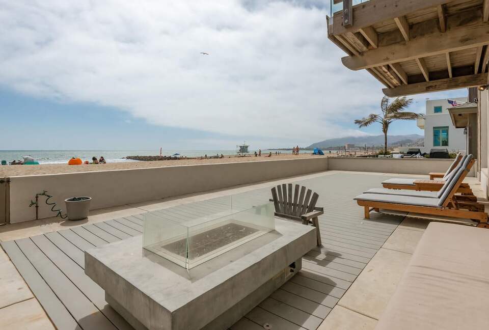 Ventura Designer Beach House on the Sand - Ventura, California
