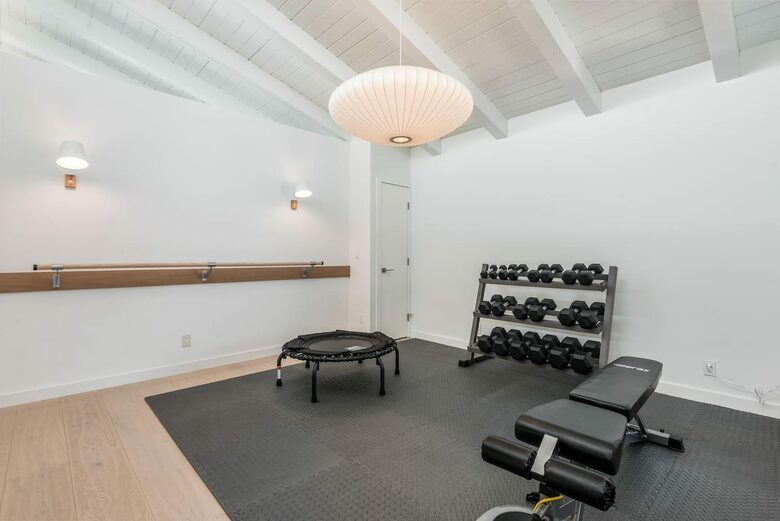 Ventura Designer Beach House on the Sand - Ventura, California