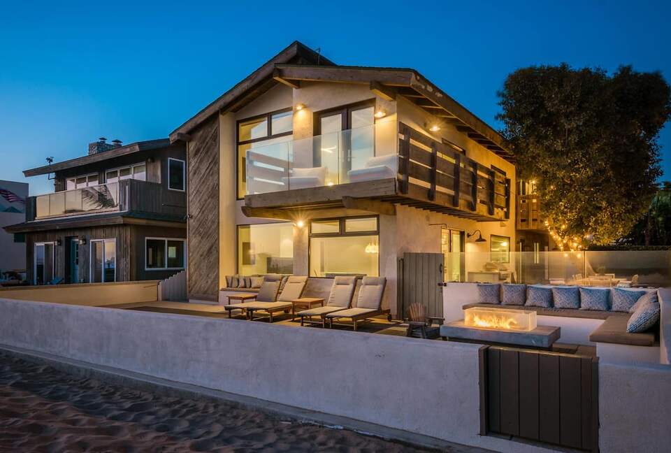 Ventura Designer Beach House on the Sand - Ventura, California