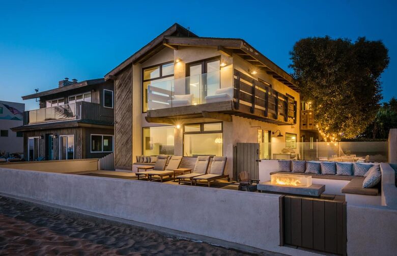 Ventura Designer Beach House on the Sand - Ventura, California