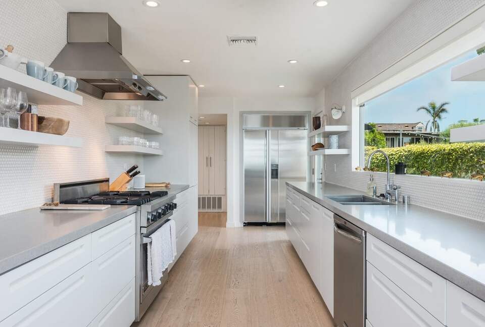 Ventura Designer Beach House on the Sand - Ventura, California