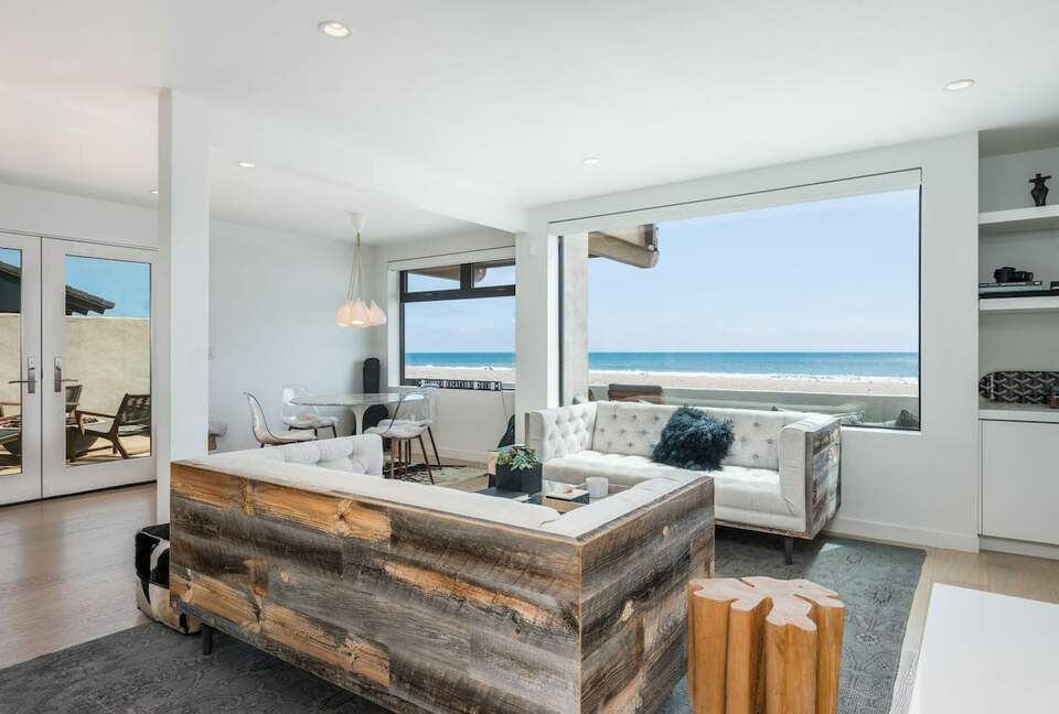 Ventura Designer Beach House on the Sand - Ventura, California