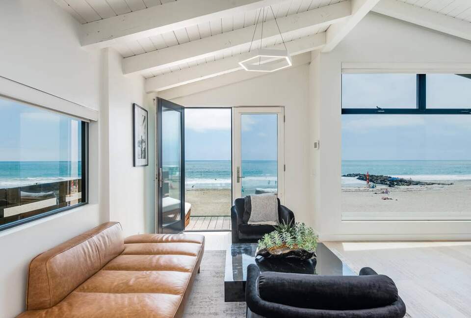 Ventura Designer Beach House on the Sand - Ventura, California