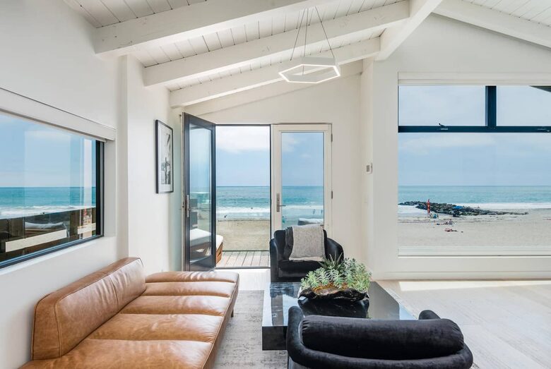Ventura Designer Beach House on the Sand - Ventura, California