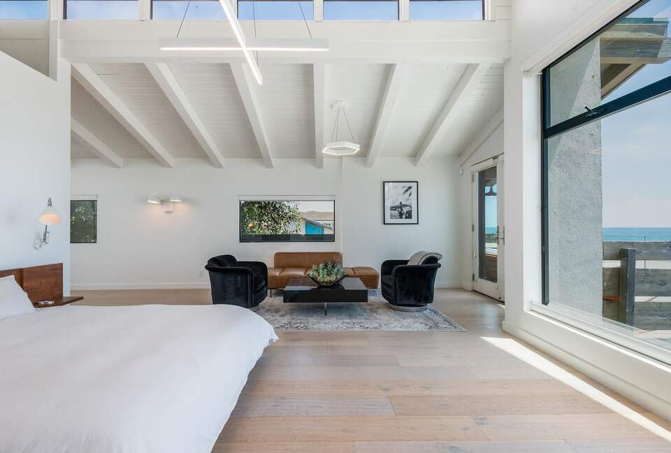 Ventura Designer Beach House on the Sand - Ventura, California