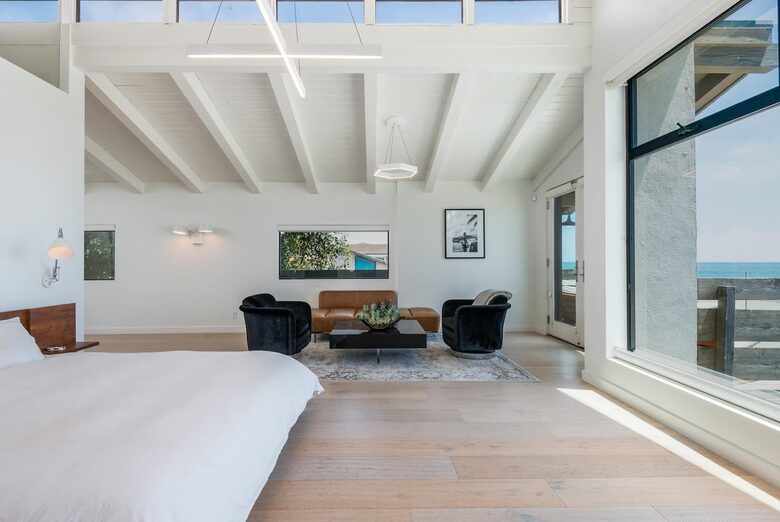 Ventura Designer Beach House on the Sand - Ventura, California