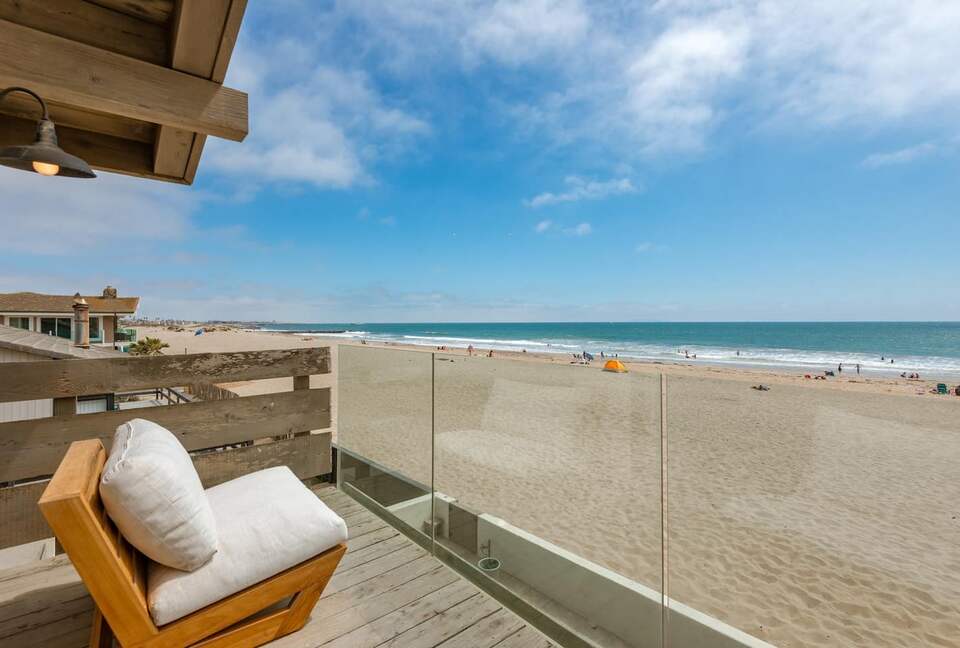 Ventura Designer Beach House on the Sand - Ventura, California