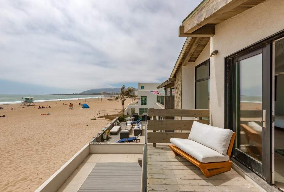 Ventura Designer Beach House on the Sand - Ventura, California