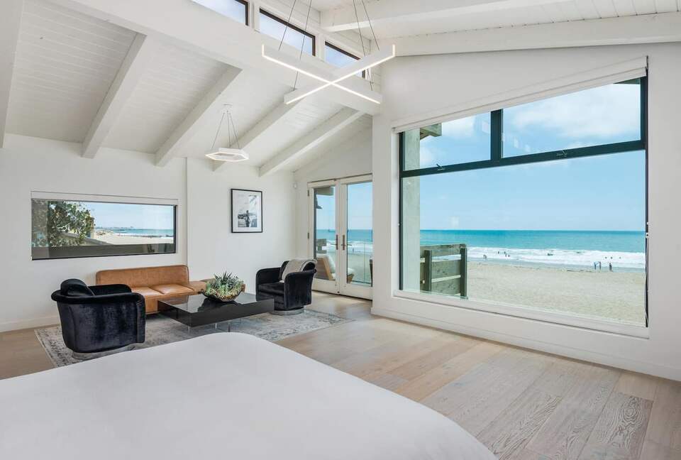 Ventura Designer Beach House on the Sand - Ventura, California