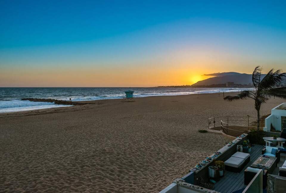 Ventura Designer Beach House on the Sand - Ventura, California