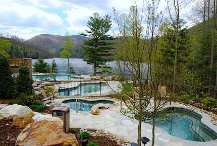 Walk to Lake Club Amenities within 100 Yards of Our Cottage