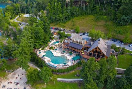 Walk to Lake Club Amenities within 100 Yards of Our Cottage